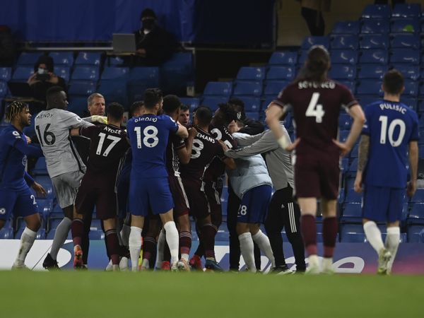 Tin HOT bóng đá 21/5: Chelsea và Leicester đối diện án phạt