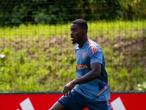 Tin bóng đá MU 14/7: Tuanzebe rút khỏi đội hình du đấu của MU