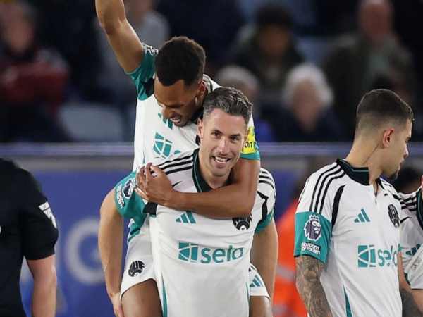 Tin bóng đá: Newcastle tiệm cận top 4 Ngoại hạng Anh
